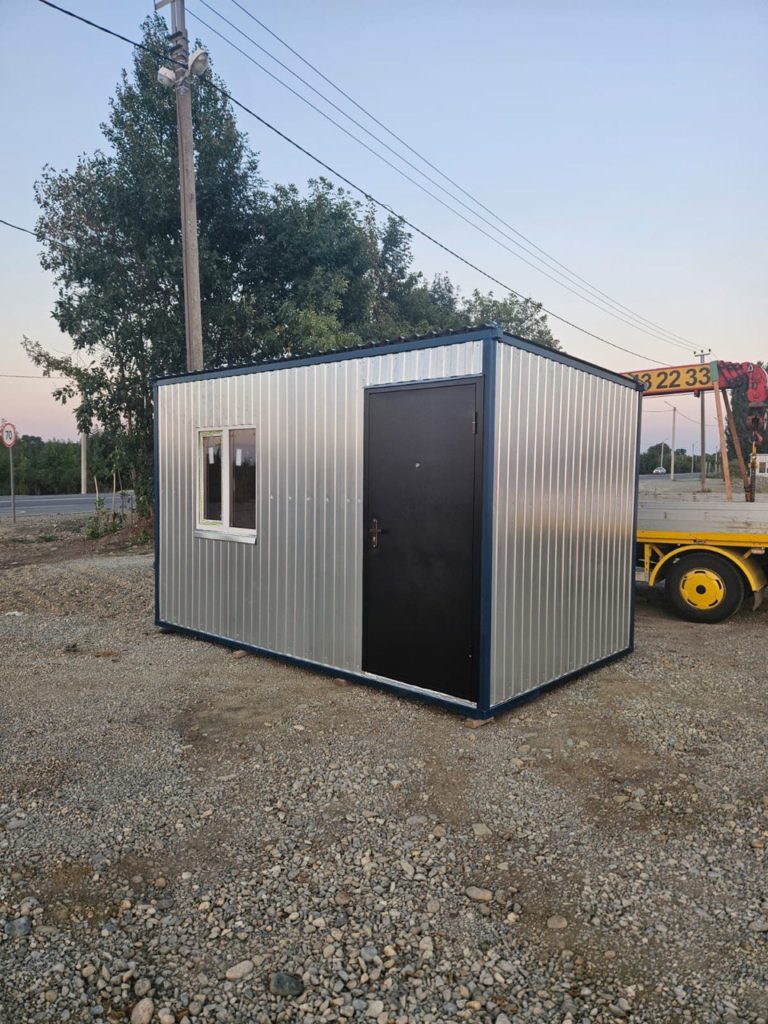 bytovka-s-odnim-oknom-4x2-4-smartbox-stroy