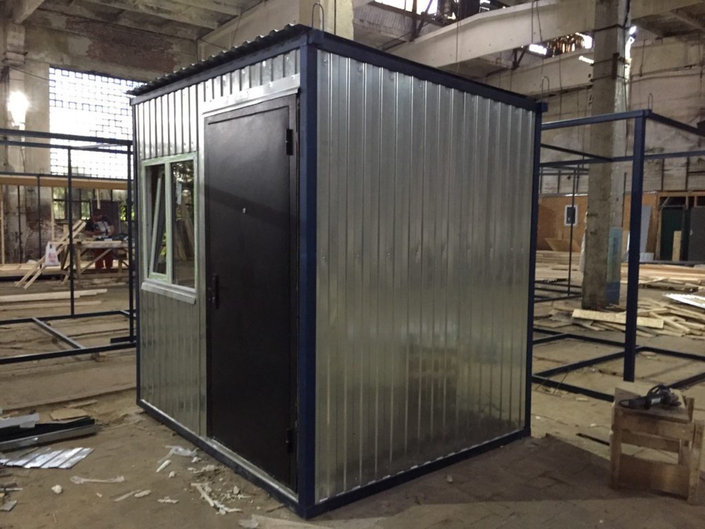 bytovka-s-odnim-oknom-2-4x2-4-smartbox-stroy