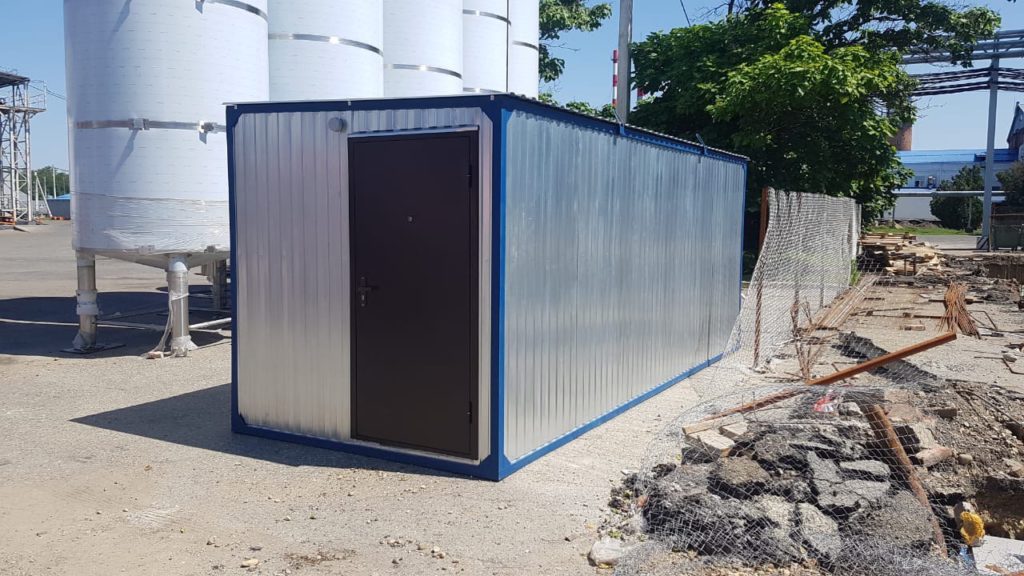 bytovka-s-odnim-oknom-v-torce-6x2-4-smartbox-stroy