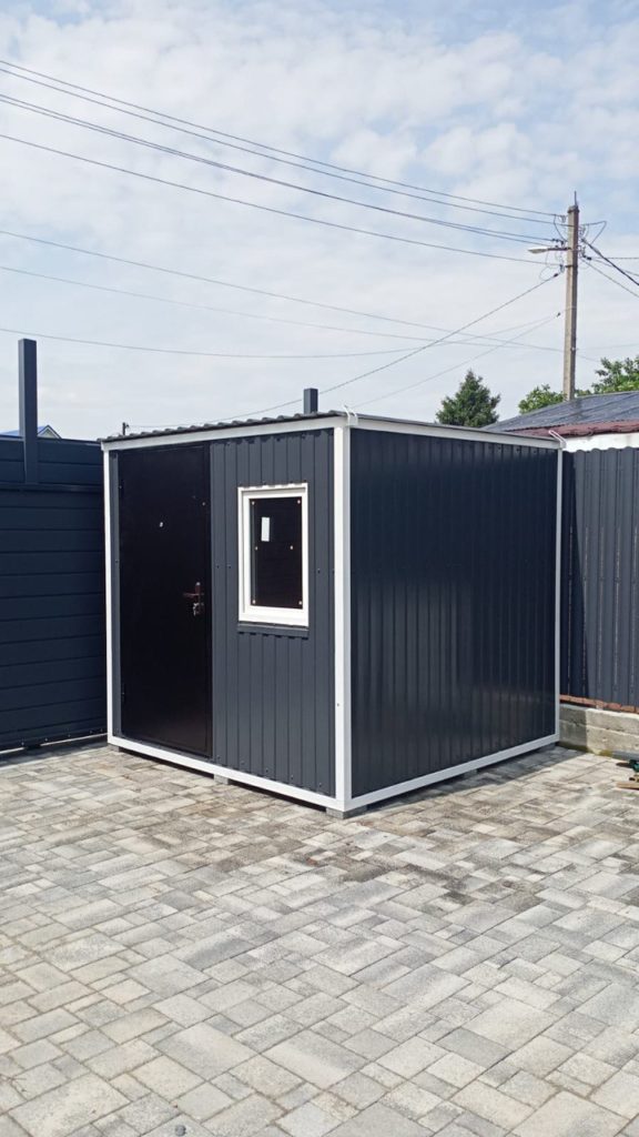 bytovka-s-odnim-oknom-2-4x2-4-smartbox-stroy