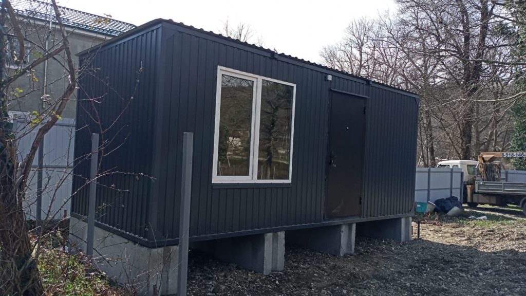 bytovka-s-odnim-oknom-smartbox-stroy