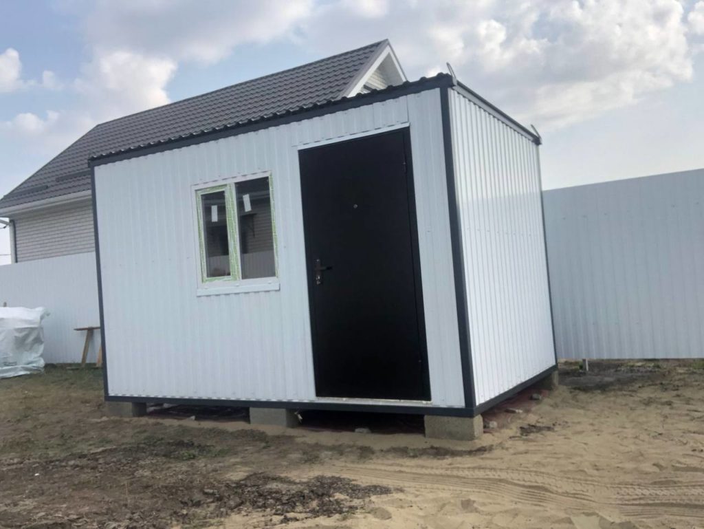 bytovka-s-odnim-oknom-4x2-4-smartbox-stroy