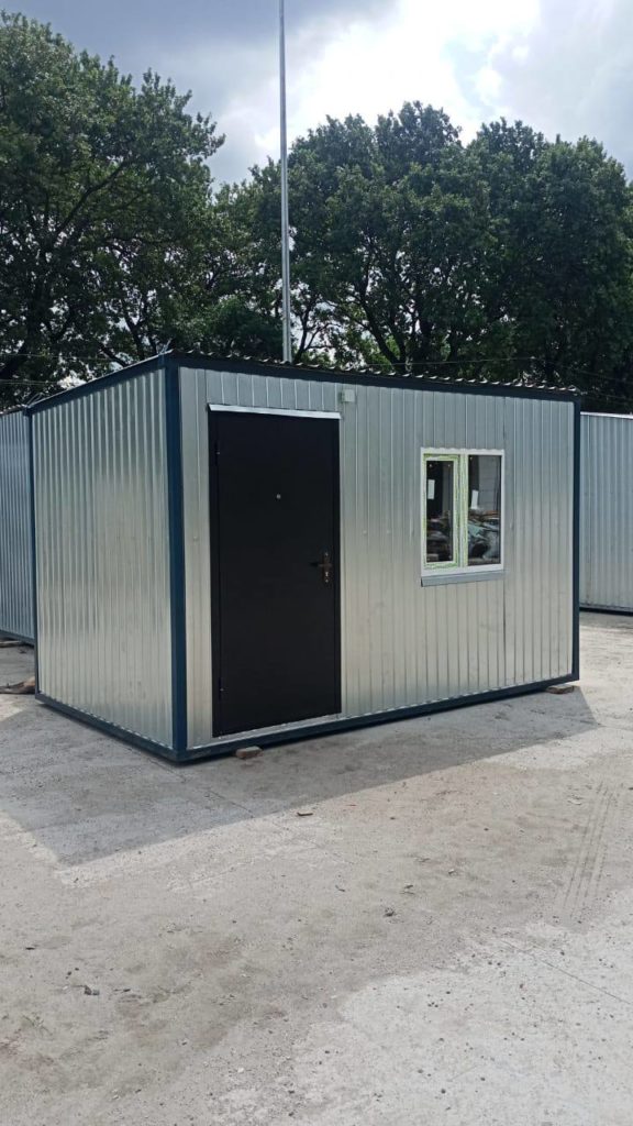 bytovka-s-odnim-oknom-4x2-4-smartbox-stroy