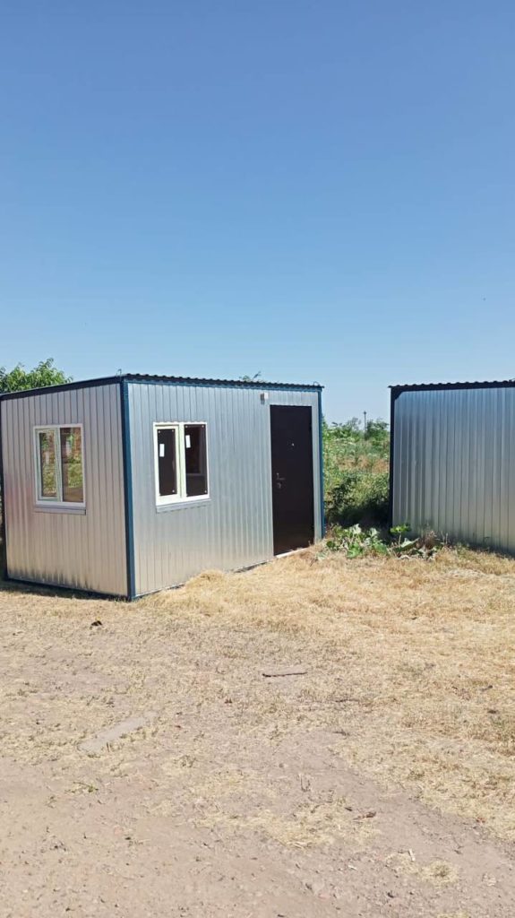 bytovka-s-odnim-oknom-4x2-4-smartbox-stroy