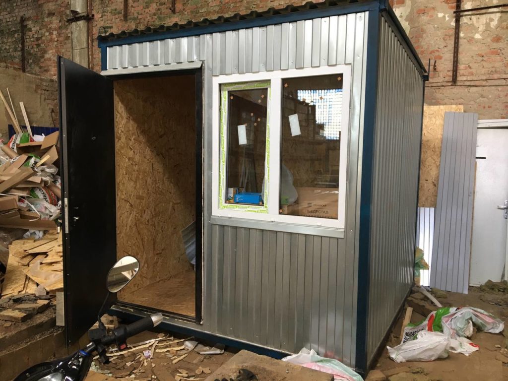bytovka-s-odnim-oknom-2x2-4-smartbox-stroy