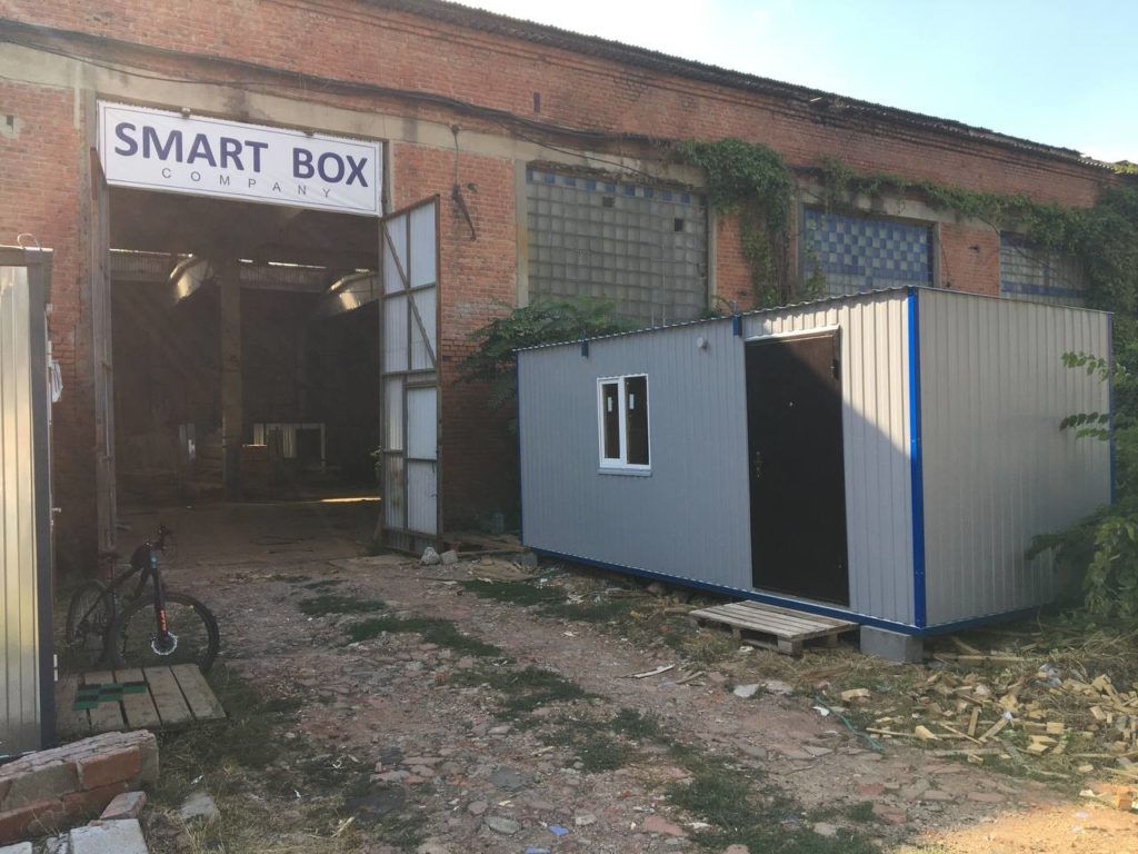 bytovka-s-odnim-oknom-smartbox-stroy